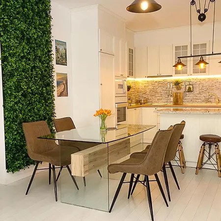 High-end 2bd In The Center Of By Flat Mаnager דירה וארנה